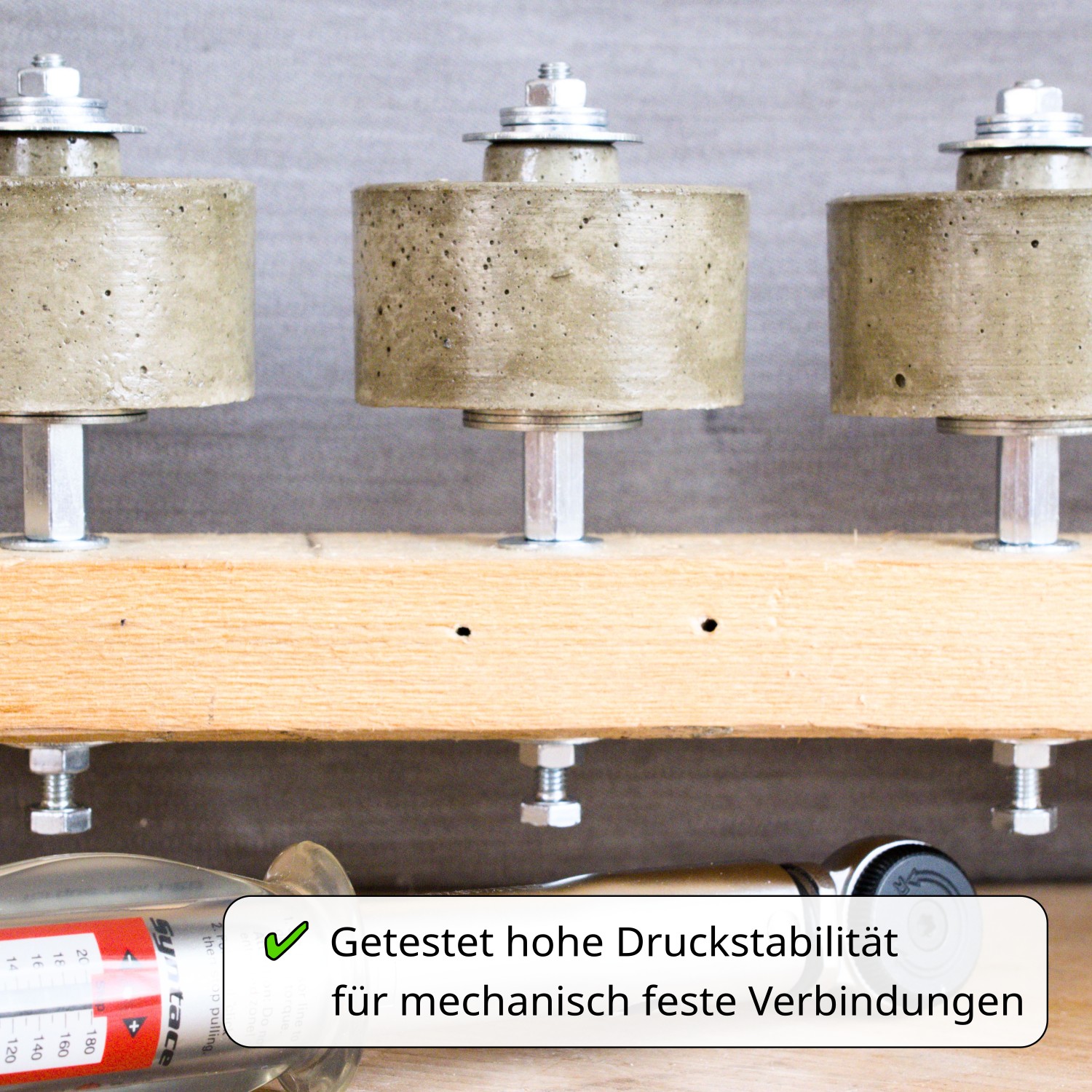 Bild des Testaufbaus zum Belastungstest unserer Sperren.