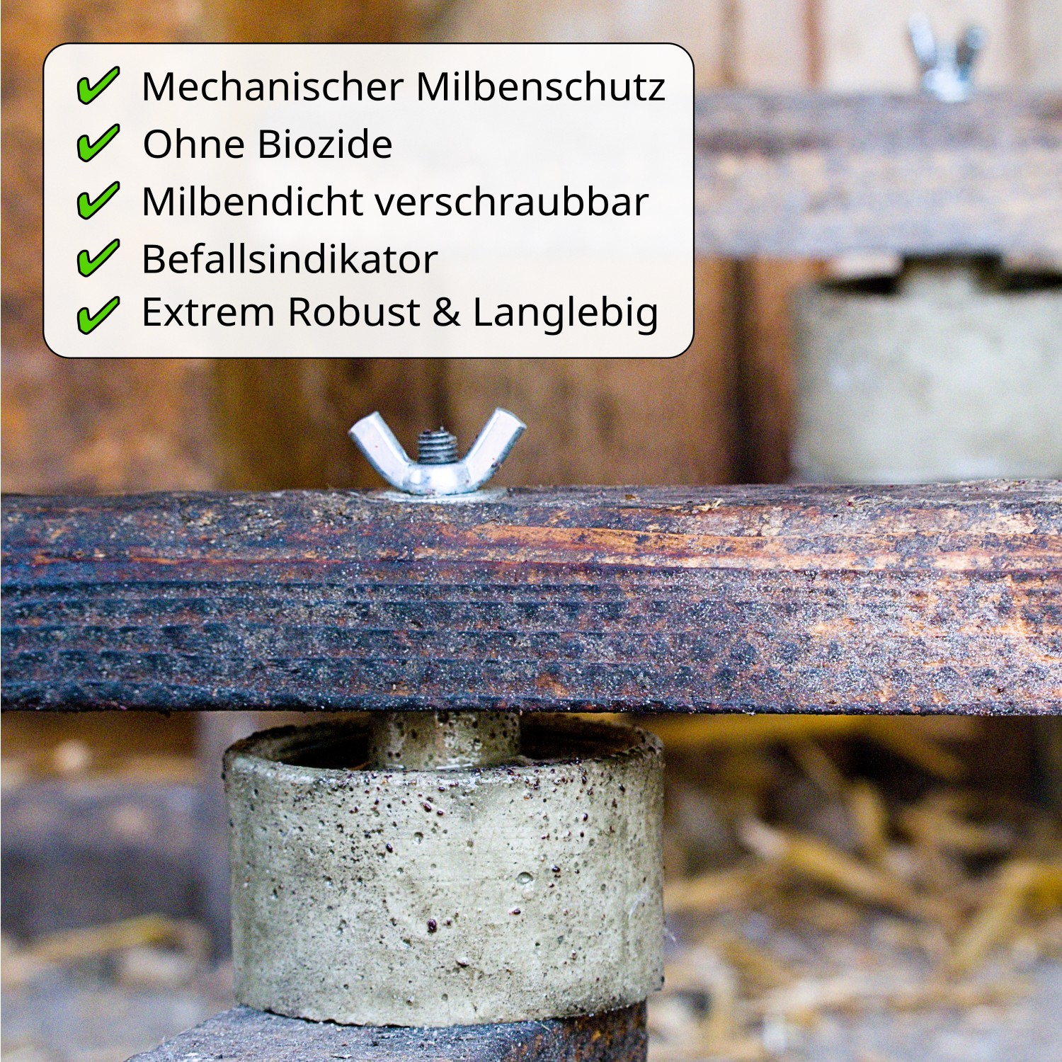 Milbensperre eingebaut im Stall unter einer Sitzstange als Schutz gegen die rote Vogelmilbe.